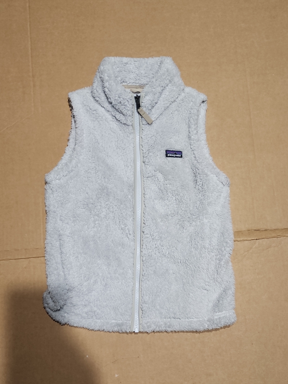 Patagonia Light Gray Plush Kids Vest Sz L (12)